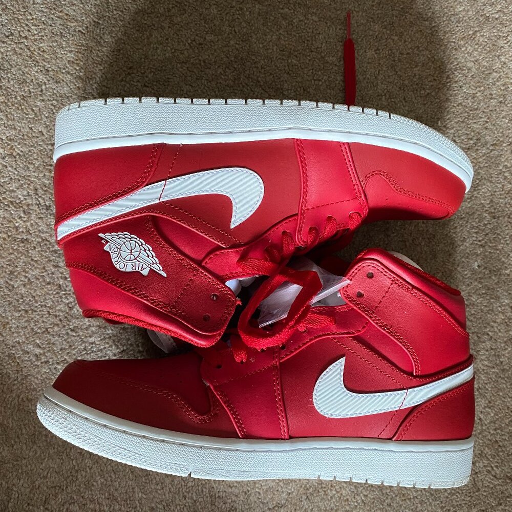Nike Jordan 1 Retro Mid mens 8.5
